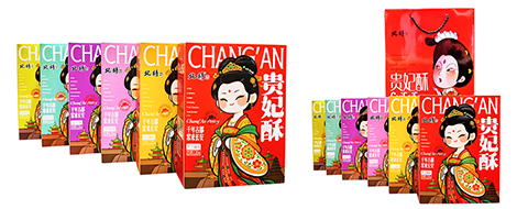 红枣茶产品包装正面图,透明玻璃瓶装,内含红枣干片,背景为浅木色桌面